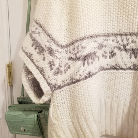 WOW CULTURE Vintage Embroidered Cardigan with Cute Reindeer Patterns - Picture 6 of 10